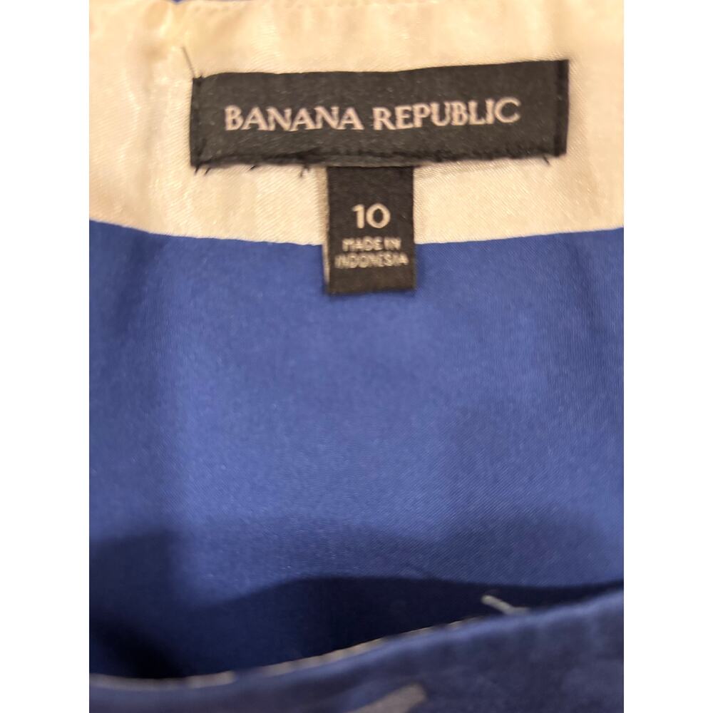 Banana Republic size 10 navy floral skirt - Picture 2 of 5